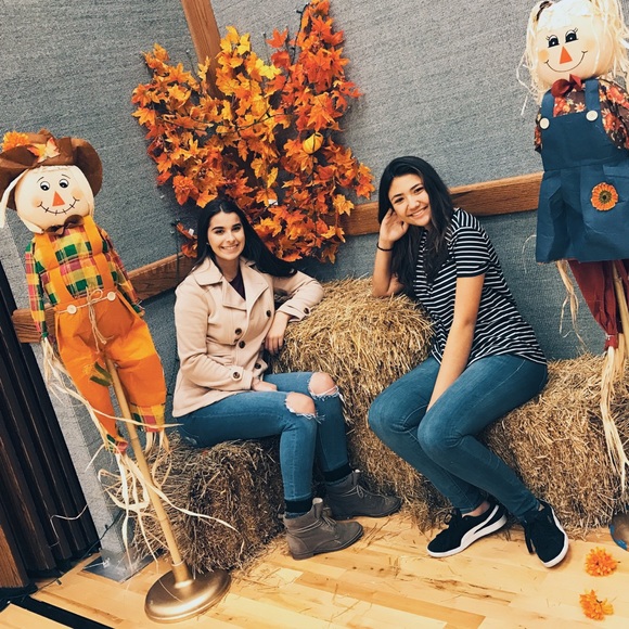 Blue Jeans - Picture 3 of 3